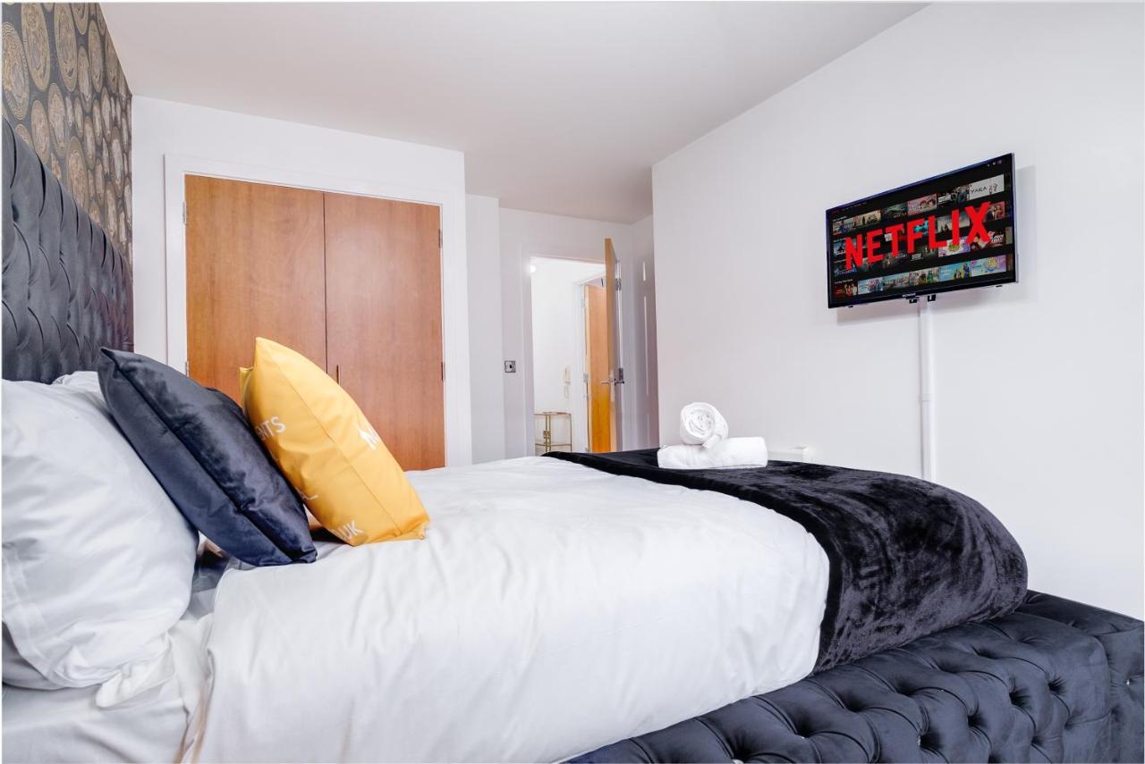 Maevela Apartments - Arcadian Versace Themed Apt ☆ Huge Balcony / Free Parking → Free Netflix -2 Min Walk From Birmingham Hippodrome Theatre, Arcadian, China Town, Sidewalk Club, Gay Village, 5 Mins From New Street Train Station - Birmingham Grand Ce Exterior foto