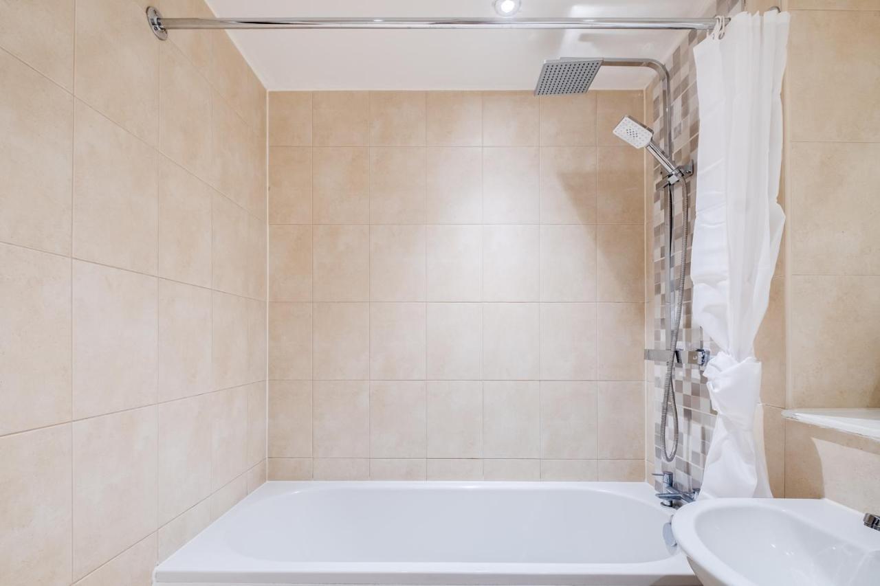 Maevela Apartments - Arcadian Versace Themed Apt ☆ Huge Balcony / Free Parking → Free Netflix -2 Min Walk From Birmingham Hippodrome Theatre, Arcadian, China Town, Sidewalk Club, Gay Village, 5 Mins From New Street Train Station - Birmingham Grand Ce Exterior foto