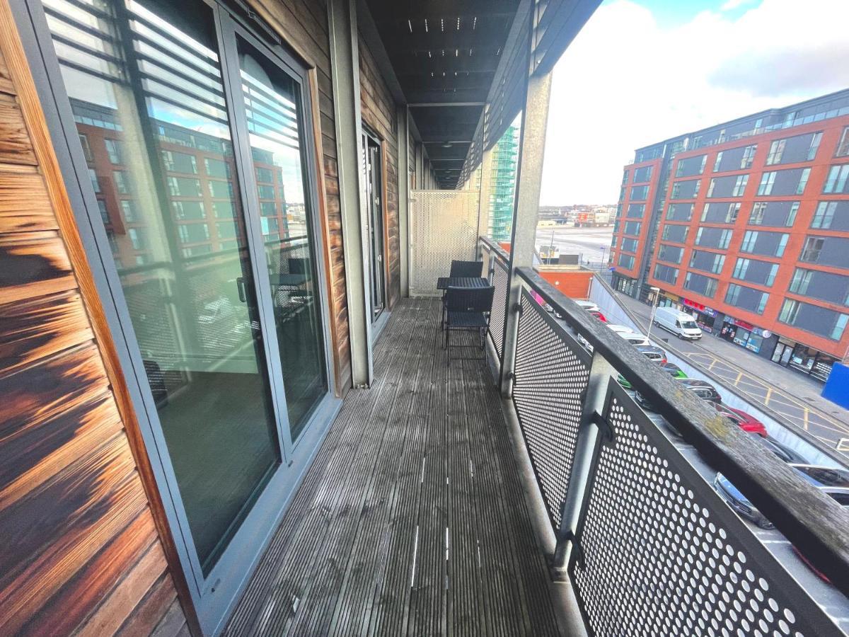 Maevela Apartments - Arcadian Versace Themed Apt ☆ Huge Balcony / Free Parking → Free Netflix -2 Min Walk From Birmingham Hippodrome Theatre, Arcadian, China Town, Sidewalk Club, Gay Village, 5 Mins From New Street Train Station - Birmingham Grand Ce Exterior foto