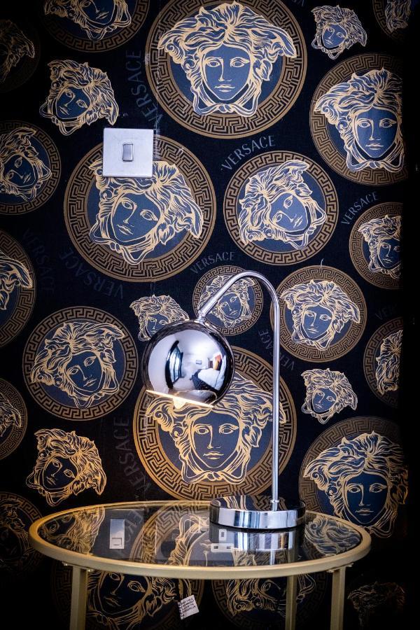 Maevela Apartments - Arcadian Versace Themed Apt ☆ Huge Balcony / Free Parking → Free Netflix -2 Min Walk From Birmingham Hippodrome Theatre, Arcadian, China Town, Sidewalk Club, Gay Village, 5 Mins From New Street Train Station - Birmingham Grand Ce Exterior foto